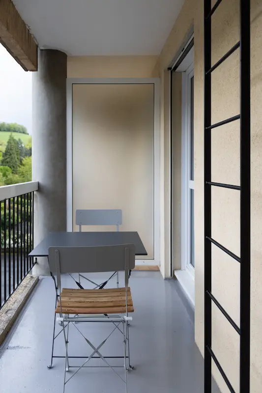 Terrasse avec vue sur le Puy Courny à Aurillac